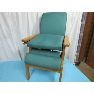 パラマウント製　電動リフトアップチェア