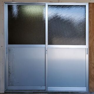 鍵付ガラスアルミ引戸さしあげます(引渡完了)
