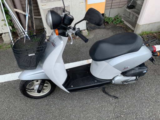 受付は終了しました。一番早く連絡くれた方にお譲りする事になりました。ホンダ　トゥデイ50  原付　YAMAHAヘルメット付き