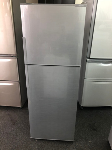 2〜3人暮らし用冷蔵庫。SHARP 2015 年式