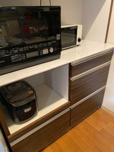 【お譲り先決まりました】木目調の食器棚