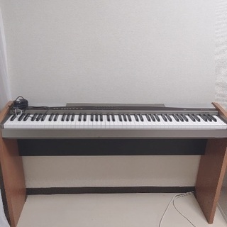 電子ピアノ（CASIO Privia PX-500L）の画像