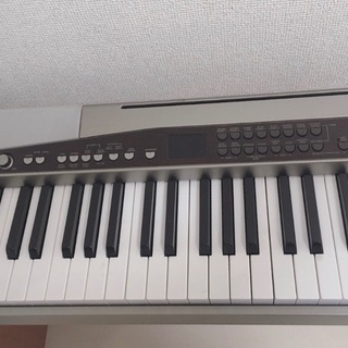 電子ピアノ（CASIO Privia PX-500L）の画像