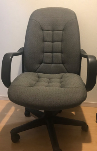 ④肘掛け付きオフィスチェア・グレー