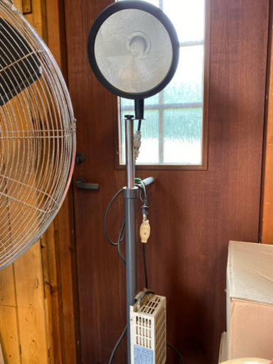 スタンド型　水銀灯　明るい