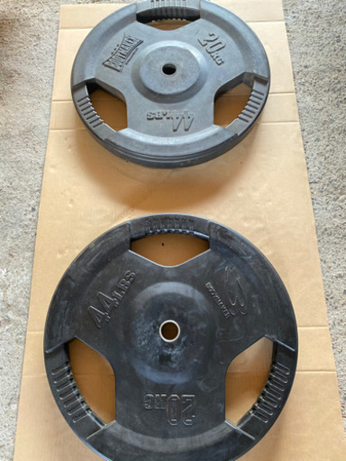 ボディーメーカー　20キロプレート　筋トレ　ベンチプレス