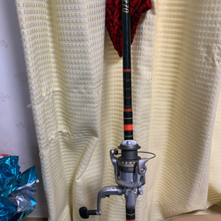 中古の投げ竿とリールのセットで売ります。