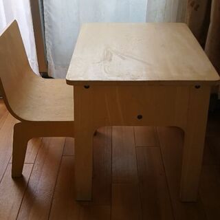 小さい子のための木製デスク＆チェア♡収納つき。