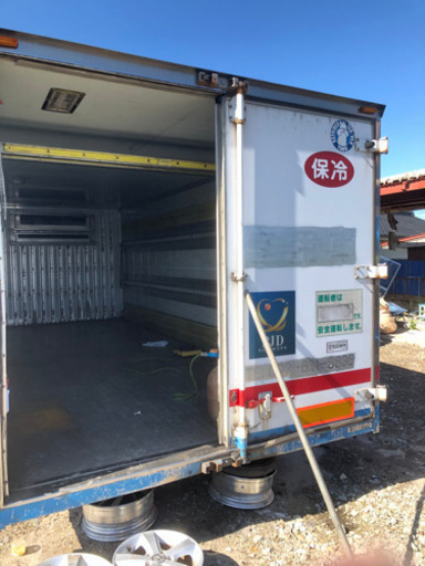 人気の保冷車色々あります☆人気のシャッター車も入荷☆