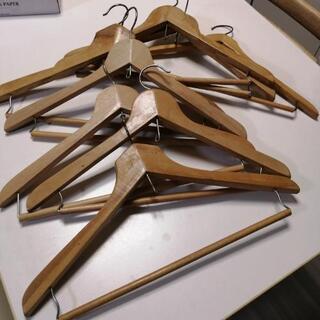 【お譲り先決定】木製ハンガー7本