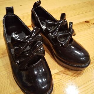 18センチ　黒のパンプス　ヒール5センチ