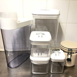 中古　キッチン容器セット
