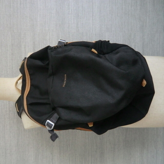 ■格安　リュック 20L 軽量・撥水加工　中は見やすいパールホワイト 