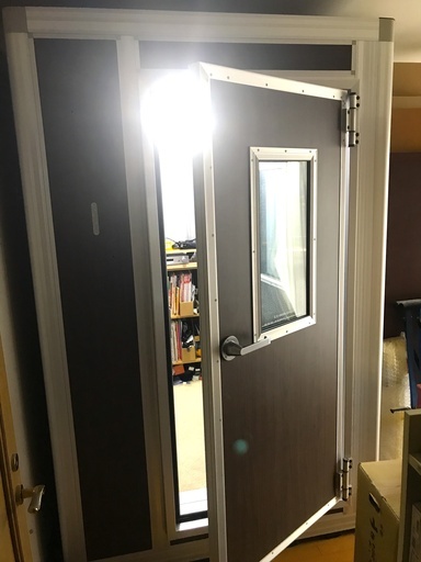 -50db以上、1.5畳サウンドジャパン製防音室！近隣の場合送料、設置費無料！神奈川県から