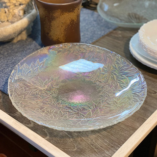 不思議な彩の大きなガラス皿の画像