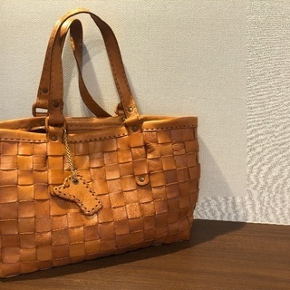 robitaトートバックの画像