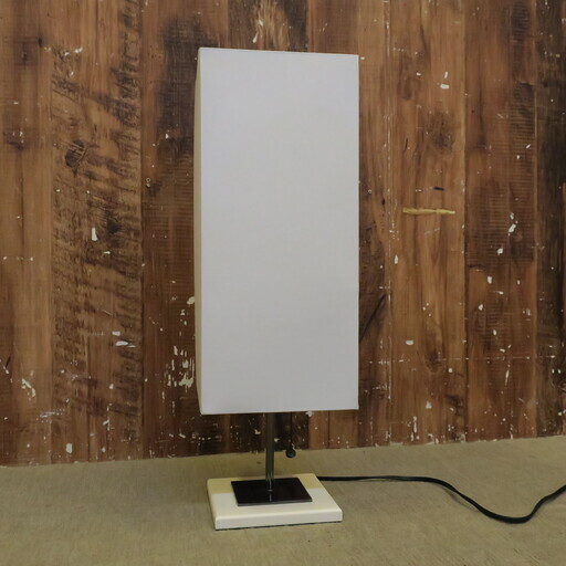 売り切れました【お新古市場】 お電話で3日間お取り置き可能！！ ディクラッセ  セリエ テーブルランプ ホワイト 【セード凹み有り】