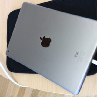iPad Air Wi-Fiモデル 16GB MD785J/B ...