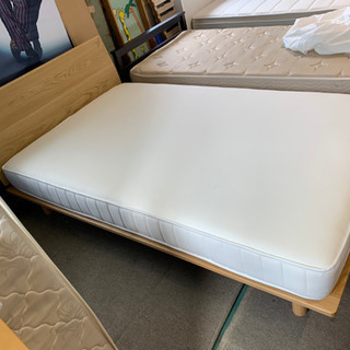 商談中　　　　　　　　　　　　無印良品　セミダブルベッド　半年前に購入