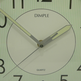 DIMPLE QUARTZ ディンプル アナログクォーツ 掛け時計 DUP244S 蓄光文字盤 連続秒針 静音 夜間 光る 静かの画像