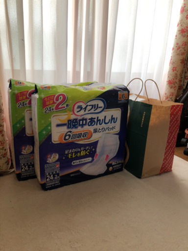 介護用オムツと尿取りパッド