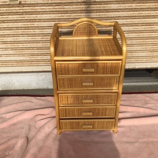 籐の5段チェストの画像