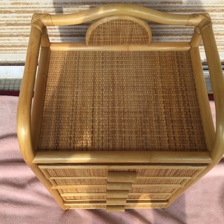 籐の5段チェストの画像