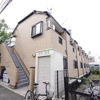 ★ロフト付きの為、天井が高く開放的な室内★