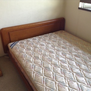 ダブルベッド、０円でお譲りしますの画像