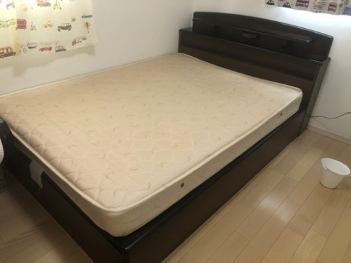 ダブルベッド+マットレ