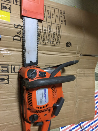 使用感少な目、ハスクバーナー、エンジンチェ―ンソー、３５㎝バー、２３６ｅ、作動ＯＫ格安出品