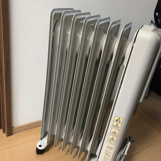【中古】冬に向けて　デロンギ　オイルヒーター　　の画像
