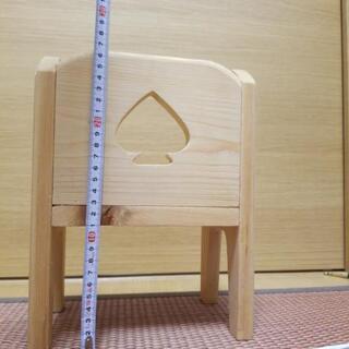 小物置き　小さい椅子の画像