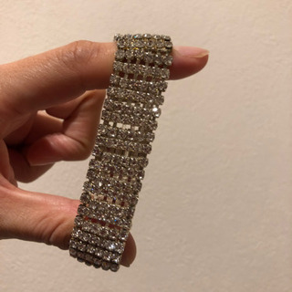 腕にジャストフィット☆きらめくブレスレットの画像
