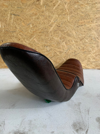 バリオス 三段シート