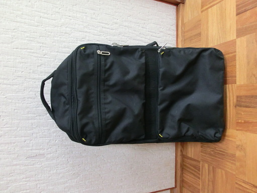 MANDARINA DUCKのトラベルバッグです。