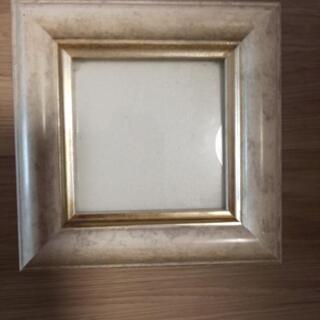 額縁 4つセットの画像