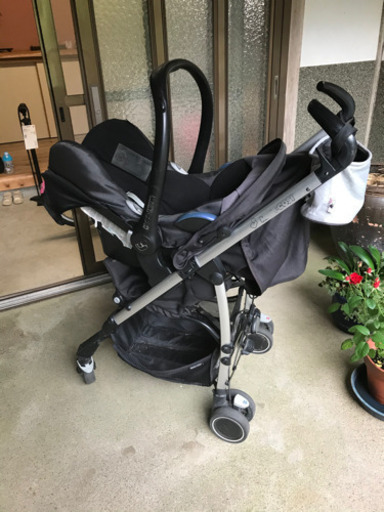 マキシコシのベビーカー、ベビーシート、Maxi-Cosiイージーベース