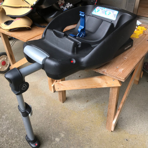 マキシコシのベビーカー、ベビーシート、Maxi-Cosiイージーベース