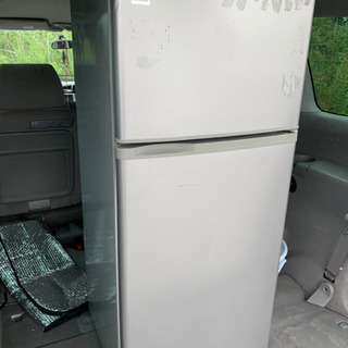 100L 冷蔵庫　0円　型古い傷ありの画像