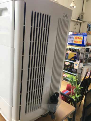 12/13 値下げ! 2016年製 HITACHI 日立 クリエア 加湿空気清浄機 EP-LVG90 自動お掃除機能搭載 花粉 ウィル