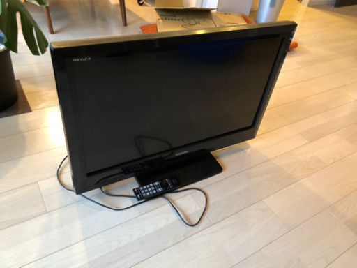 液晶カラーテレビ