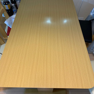 テーブル　椅子