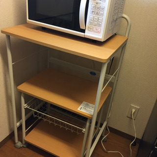 キャスター付き棚の画像