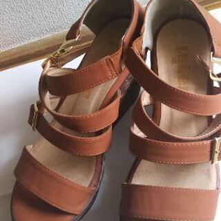 厚底サンダル