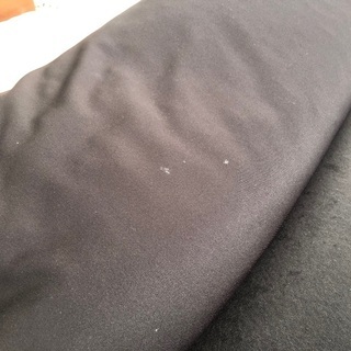 黒の一人用ローソファーの画像