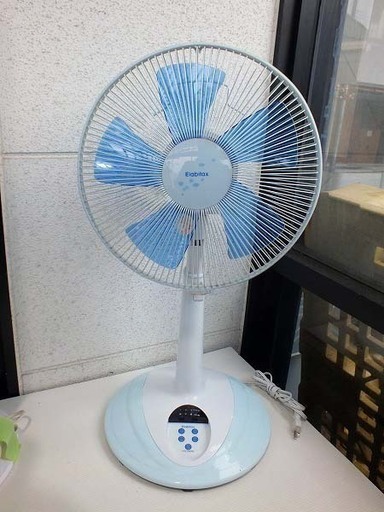 【苫小牧バナナ】2012年製 エラヴィタックス/Elabitax リビング扇風機 EYN-32RI (W) ホワイト系 リモコン無し 清掃済み