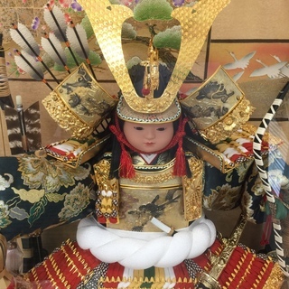 ■【日程調整中】【引取限定】ガラスケース オルゴール付き 五月人形 (NF200628) / 319G-4　◎の画像