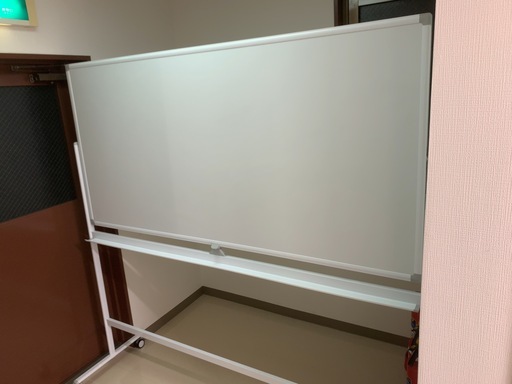 【11/18値下げ】ホワイトボード ホーロー 脚付き 両面 無地 1800×900mm OC-WBH1890R（オフィスコム製）