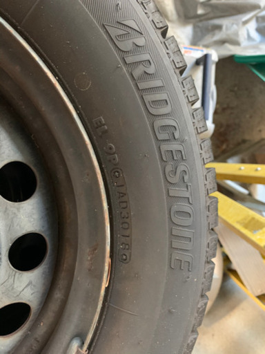 スタッドレスタイヤ　175/65R14